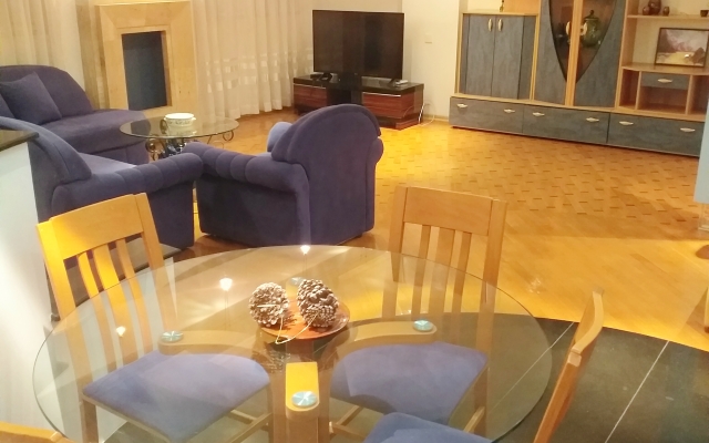 Kvartira V Tsentre G.baku, S Vidom Na More! Apartments