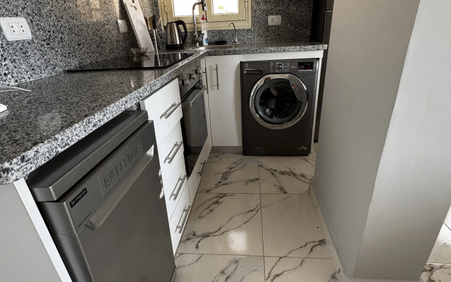 Dizaynerskaya s Vidom na More Flat