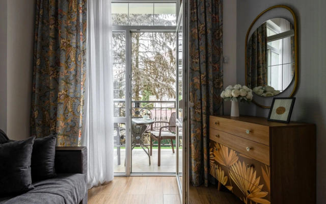 Red Apartments Art Layt Baksiya Apartments