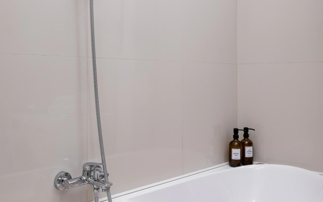 Квартира Видовая Трехкомнатная с Эркерным Балконом