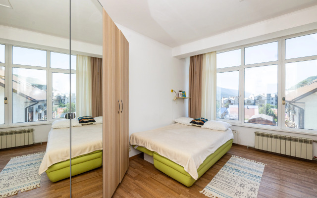 Studiya Na Zaschitnikov Kavkaza Flat