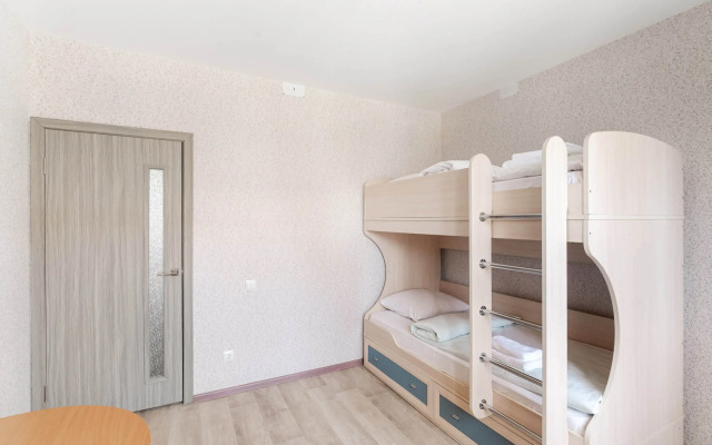 V Novom Dome Flat