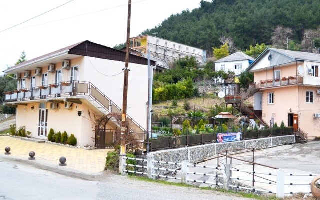 Sauchi Guest House