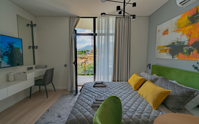 LS-Green S Bokovym Vidom Na More Apartments