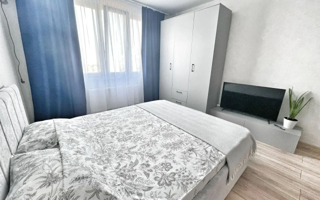 Yelena Zhk Ozerki Flat