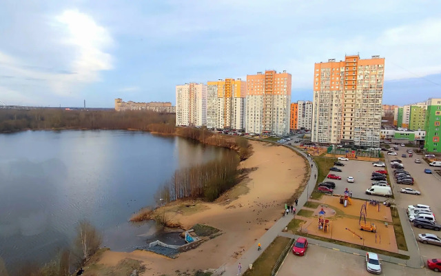V Nizhnem Novgorode Uyut U Ozera Flat