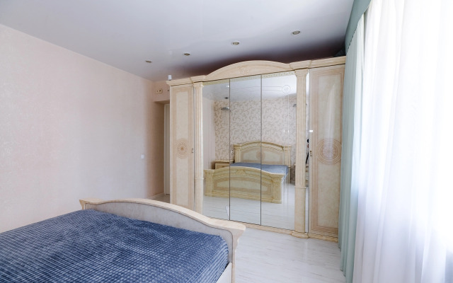 Ulitsa Zeyskaya 283 Flat