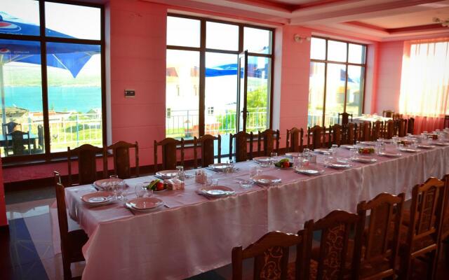 De La Krunk Hotel
