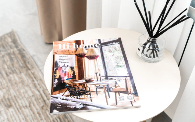 Апартаменты-студия Цветы 30 кв.м. с двуспальным диваном и панорамными окнами, 4 этаж