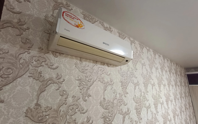 Prostornaya Ryadom s Vokzalom i Bol'nitsej Rzhd Meditsina Flat