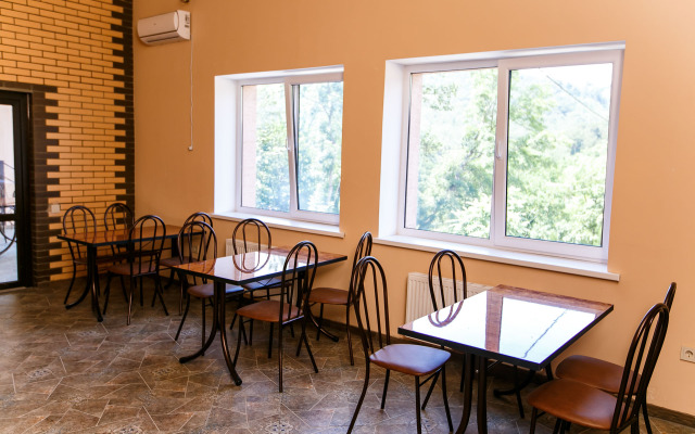 Skazka U Morya Guest House