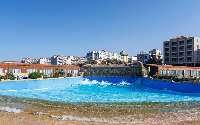 Alora Aqua Park Resort by SUNRISE