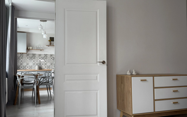 Uyutnaya yevrodvushka ryadom s Kremlem Flat