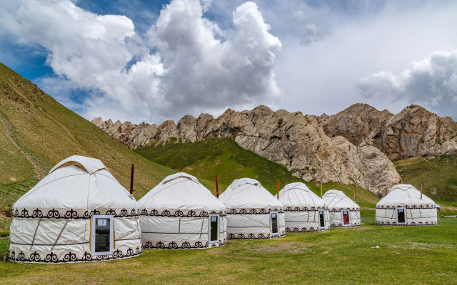 Глэмпинг Tash-Rabat Ethno Complex