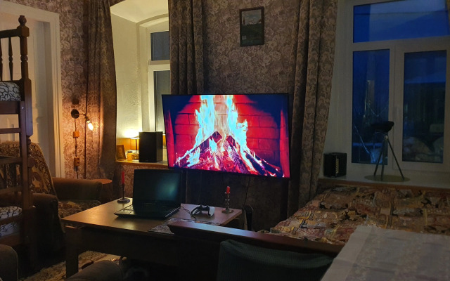 V starinnom osobnyake Revolyutsioner Ikonnikov Flat