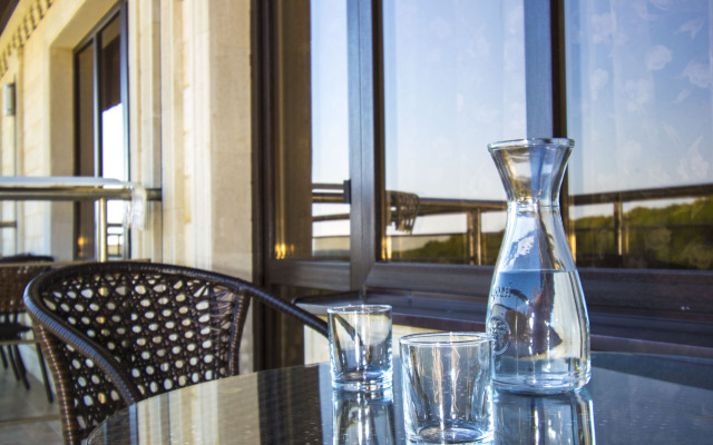 Grand Noy Hotel