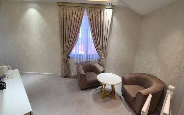 Shedevr Plaza Hotel