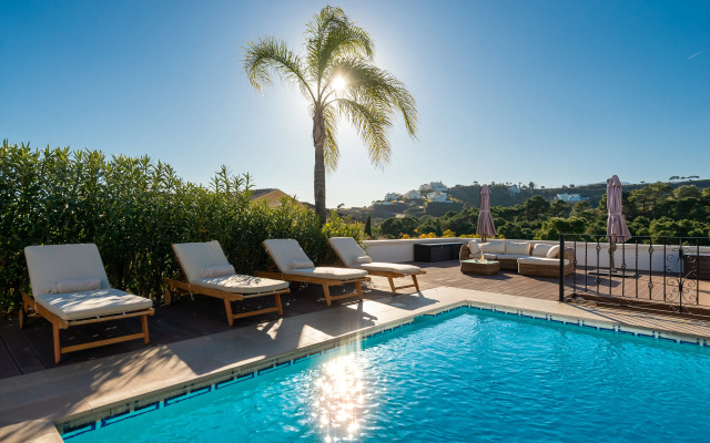 All About Villa La Boheme