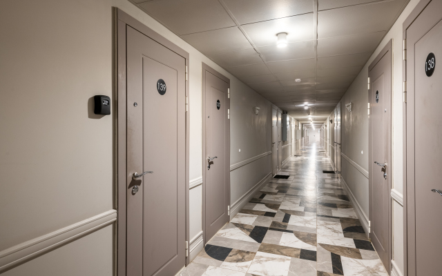 1-Komnatnaya Kvartira 38M² Na 1/3 Etazhe Flat