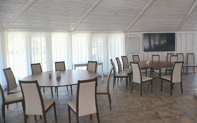 Pribrezhnyij Yarburg Park Hotel