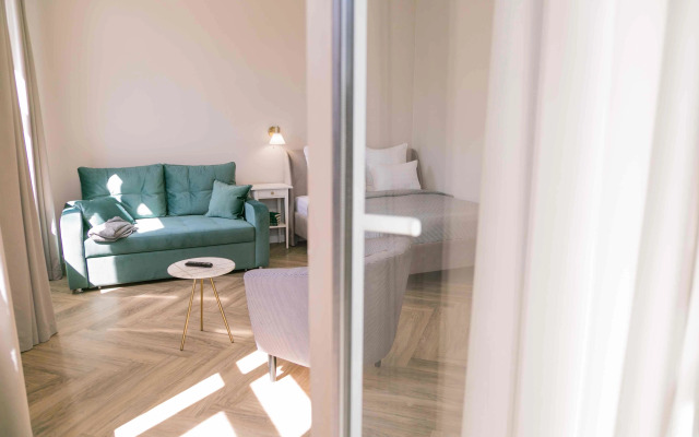 Апартаменты Конная 14