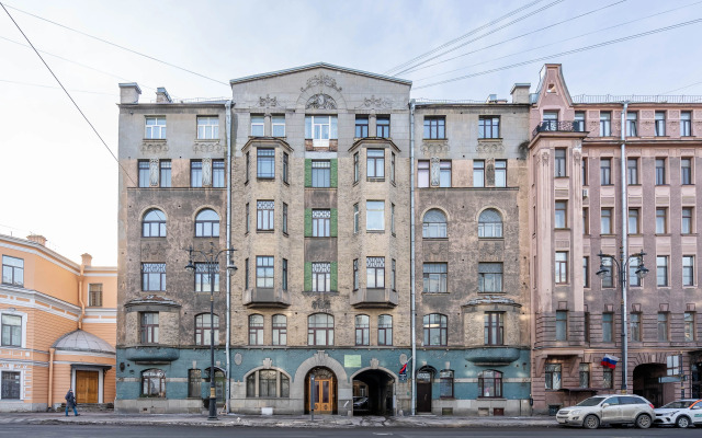 Квартира 4-комнатная в сердце Санкт-Петербурга