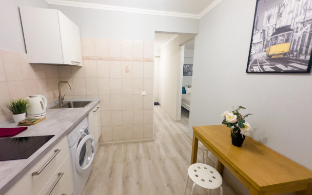 Na Vokzalnoy 3-86 Flat