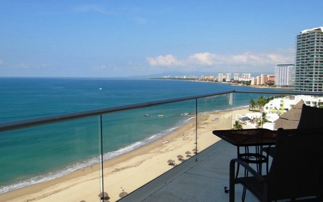 Апартаменты Unlimited Luxury MAHESH' CONDO