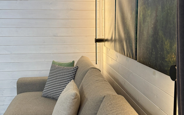 Dom s basseynom ryadom Solnechnoy dolinoy Private house