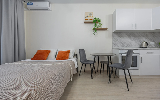 Квартира у Петровны. Студия в Ривер парке