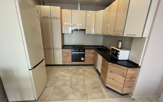 2-Kh Apartamenty Na Chkalova 18 Ryadom S Pl. Pobedy Flat