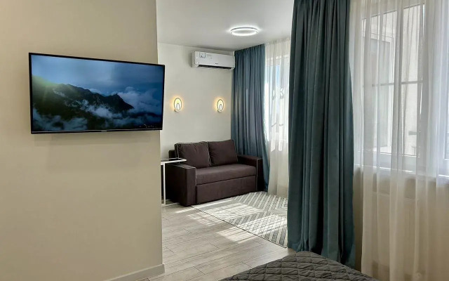 Svetlaya I Uyutnaya Studiya S Otkrytym Balkonom Flat