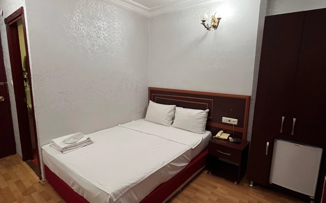 Red White Hotel