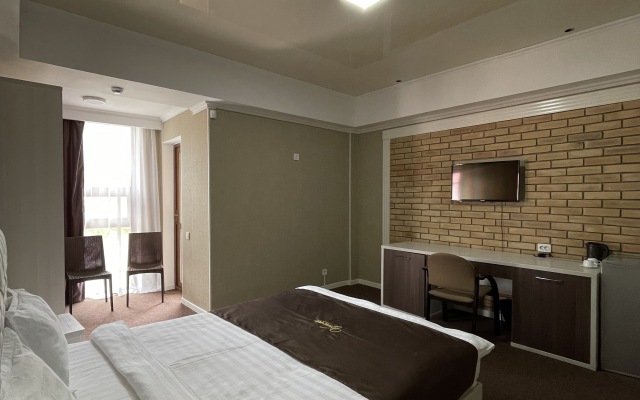 Vzmorie De Luxe Hotel