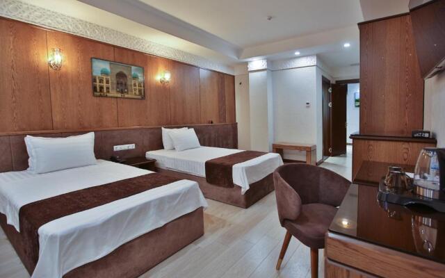 Paradise Plaza Luxury Hotel
