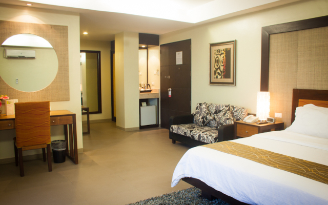 Отель Circle Inn Iloilo City Center