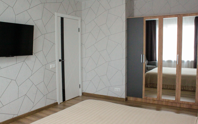 Na Romanovskoy 5 Flat