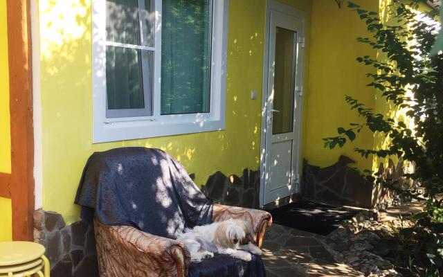 Dom V Sadu Guest House