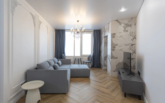 Pervy Posutochny Flat