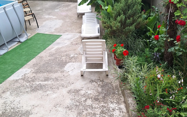 Anzhelika Guest House