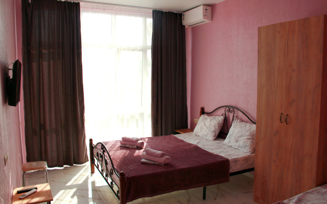 Rozovaya Laguna Guest House