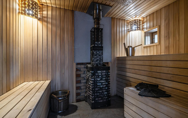 Частный  Дом с баней в поселке бизнес-класса