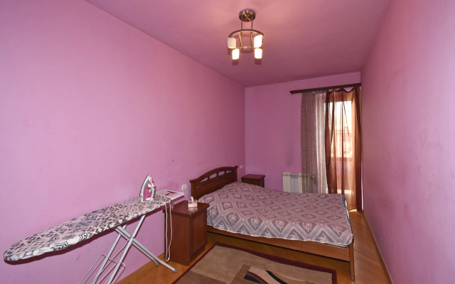 Ploschad Andreya Sakharova Flat