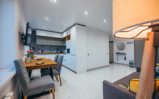 Privet, YA V Centre Flat