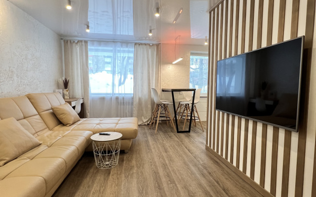 Sozvezdie Kamchatki Na Pr-Te 50 Let Oktyabrya 15/3 Apartments