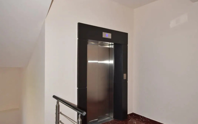 2 komnatnaya na ulitse Derenika Demirchyana DE144 Flat