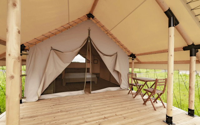 Ostrov Glamping