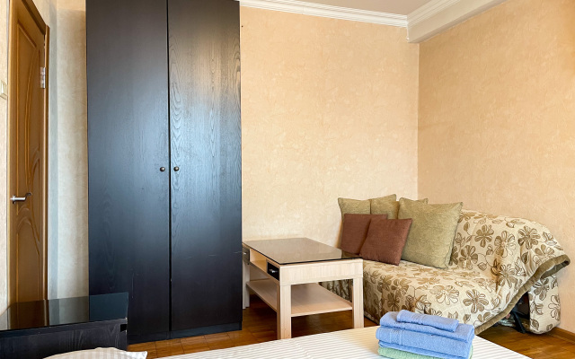 Dvukhkomnatnaya Ryadom S Ekspotsentrom Flat