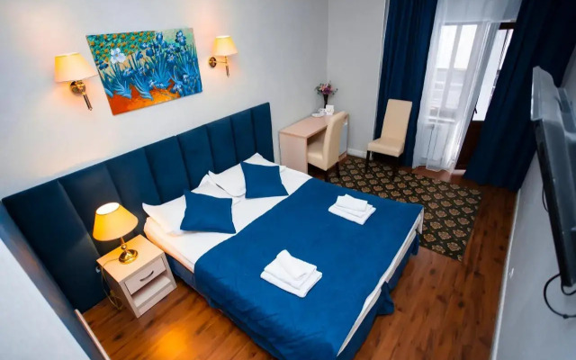 Aruna Hotel