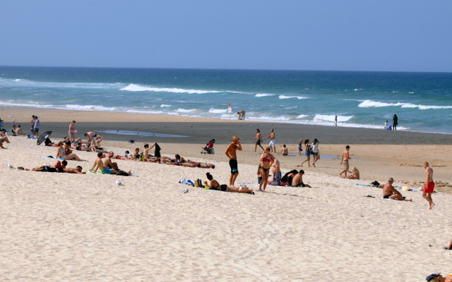 Surfers Paradise Three Bedroom With Pool and Spa Access